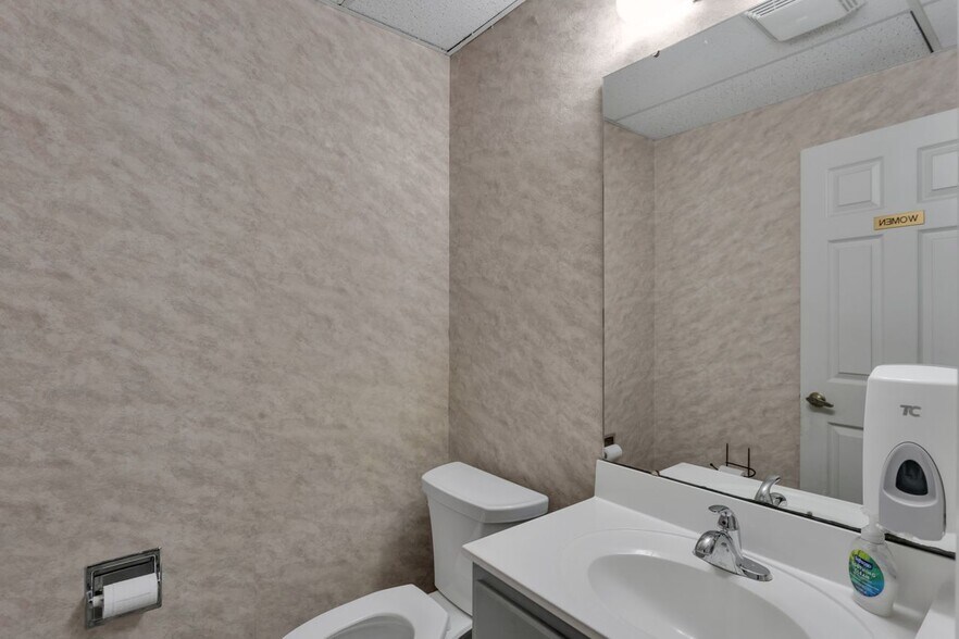 More Photos Of 1106 Ohio River Blvd, Sewickley Office For Sale