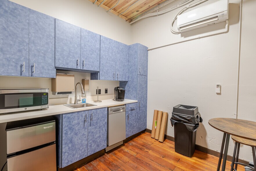 More Photos Of 221 Main St, Fort Mill Office For Lease