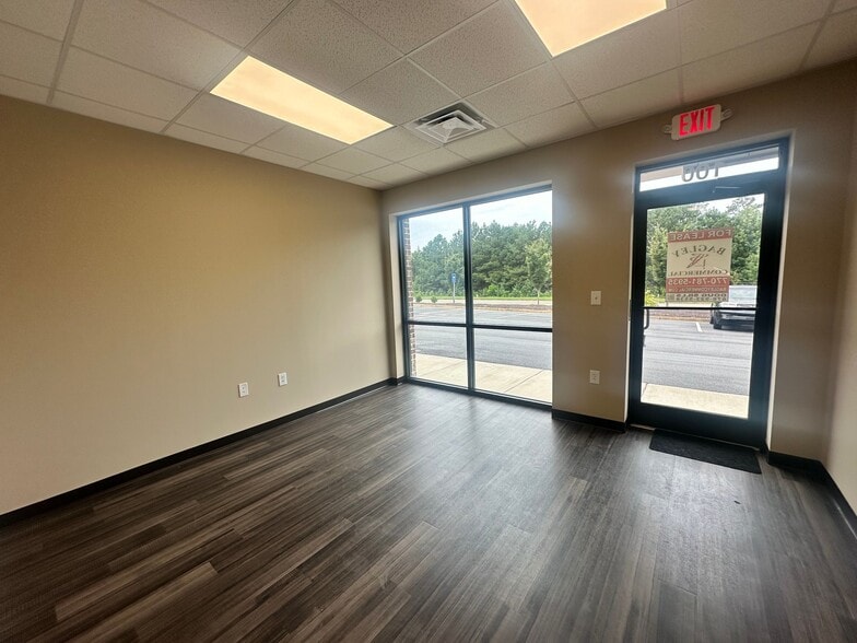 More Photos Of 4830 Marsett Pky, Cumming Light Manufacturing For Lease