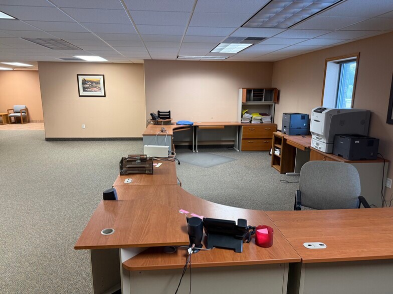 More Photos Of 106 E Main St, Lake Mills Office For Sale