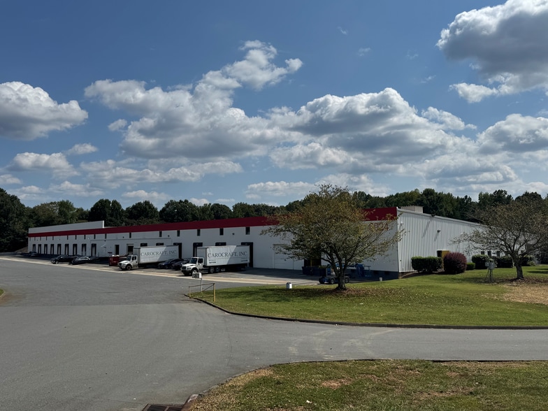 More Photos Of 6924 Orr Rd, Charlotte Distribution For Lease