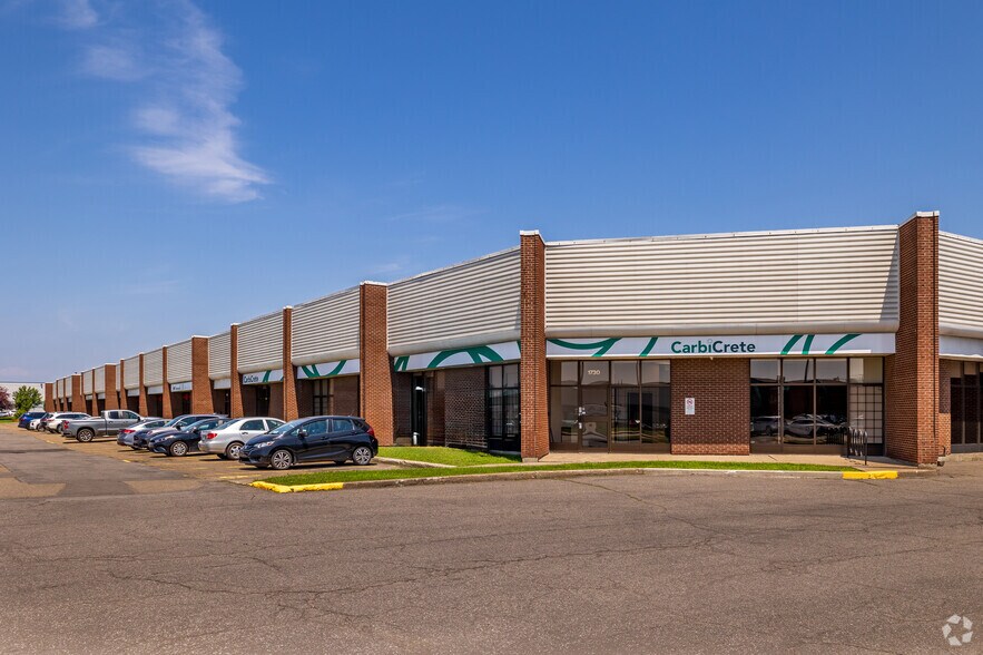 More Photos Of 1730-1850 Av 55e, Montréal Showroom For Lease