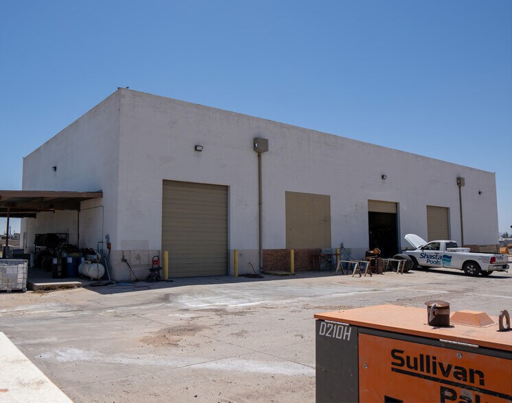 More Photos Of 3750 W Indian School Rd, Phoenix Warehouse For Lease
