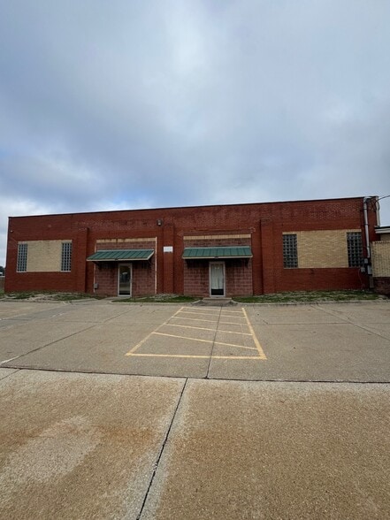 More Photos Of 1035-1037 Rosemary Blvd, Akron Light Manufacturing For Lease