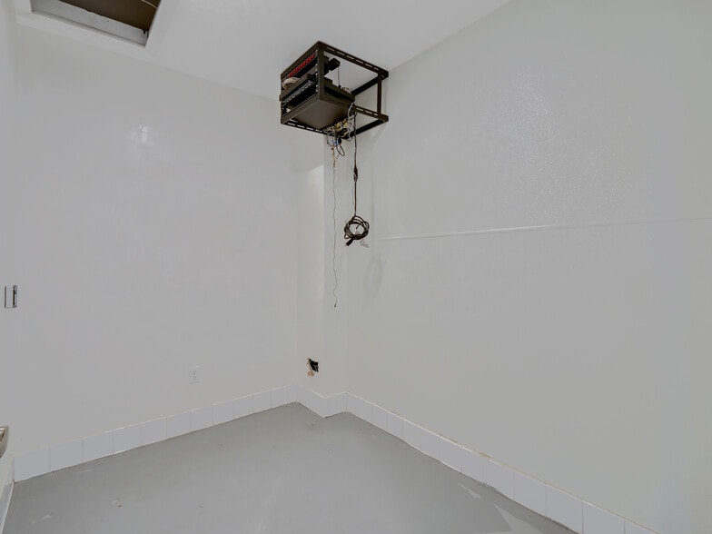 More Photos Of 232 E 2nd St, Los Angeles Apartments For Lease