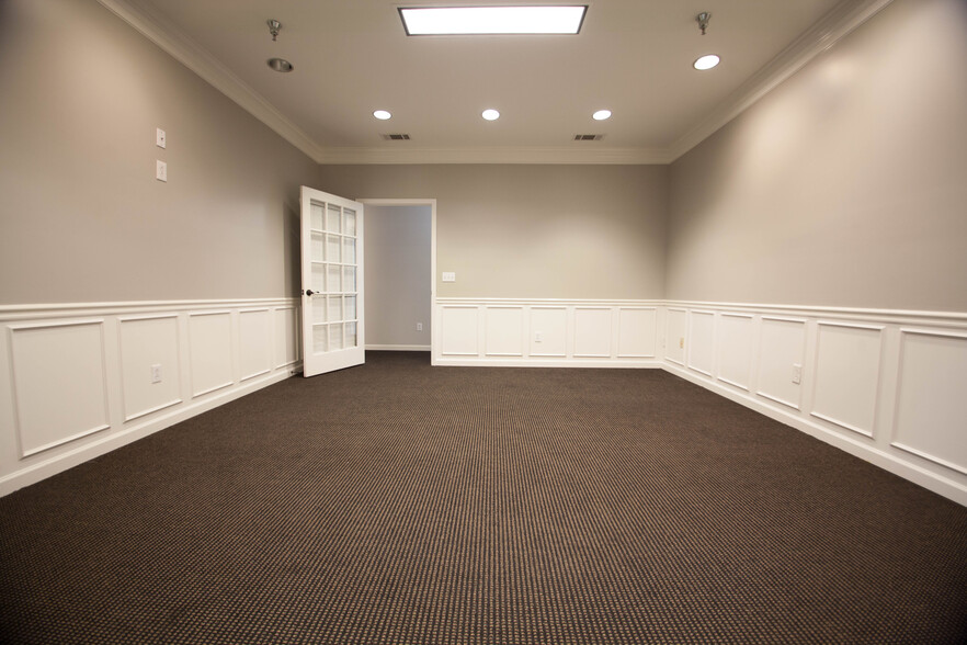 More Photos Of 3326 Aspen Grove Dr, Franklin Medical For Lease