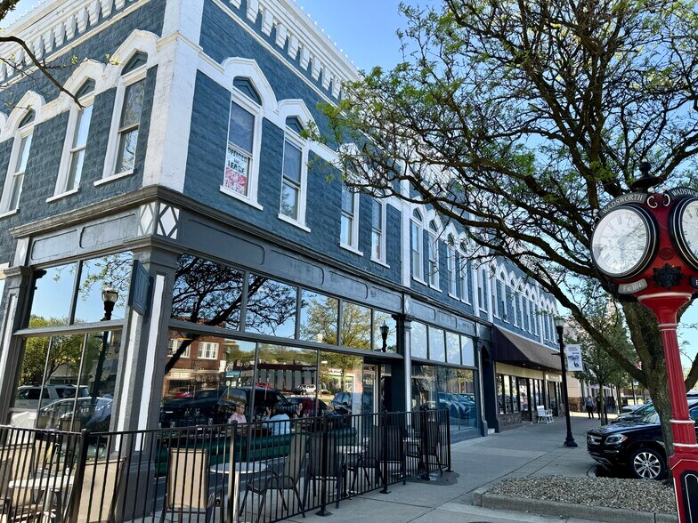 More Photos Of 102 High St, Wadsworth Storefront Retail Office For Lease