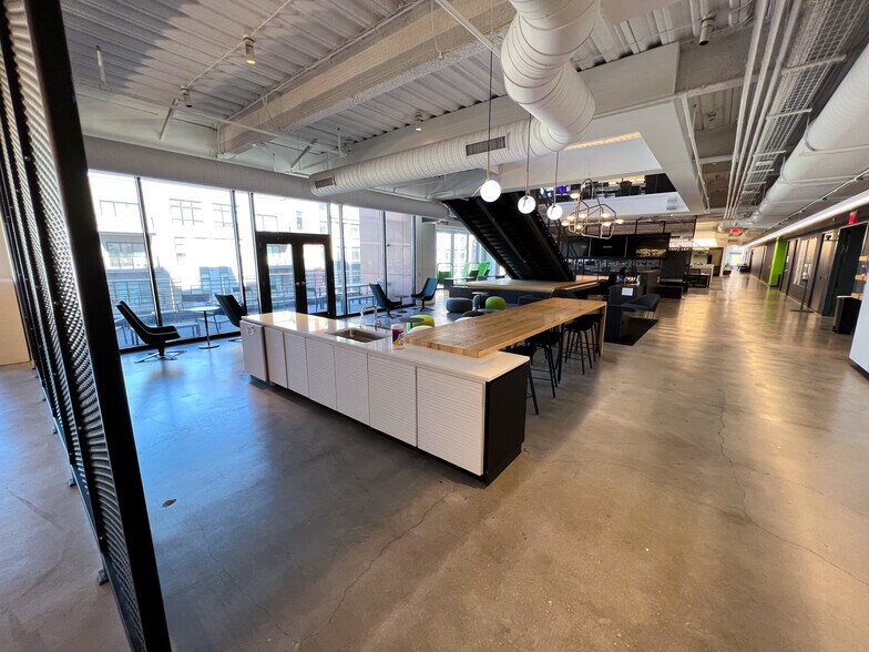 More Photos Of 250 S High St, Columbus Office For Lease