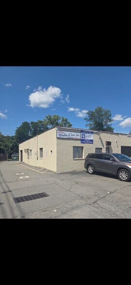 More Photos Of 176 Kinderkamack Rd, Park Ridge Warehouse For Lease