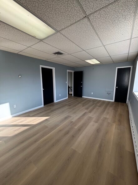 More Photos Of 542-544 Main St, Cromwell Freestanding For Lease