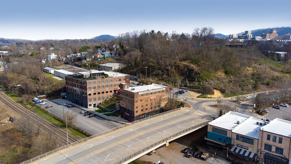 More Photos Of 109 Roberts St, Asheville General Retail For Sale