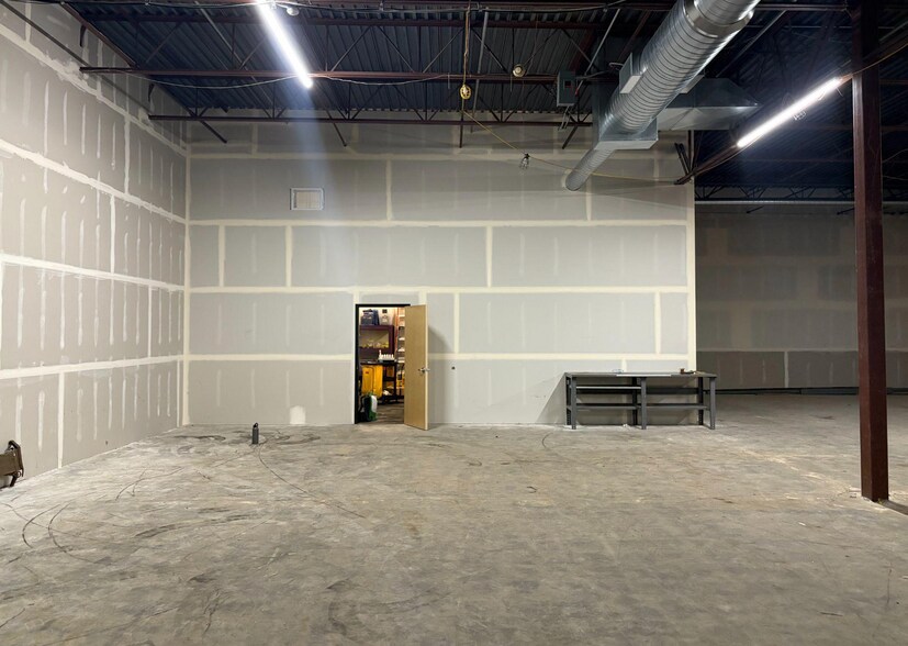 More Photos Of 19003 S Beavercreek Rd, Oregon City General Retail For Lease