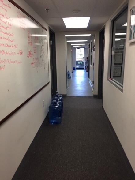 More Photos Of 6 Gill St, Woburn Light Manufacturing For Lease