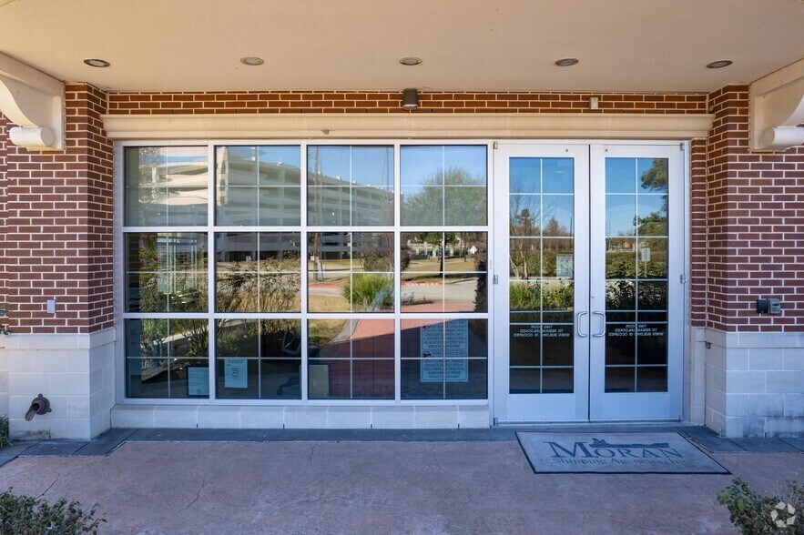 More Photos Of 16651 Ronan Rd, Houston Office For Sale