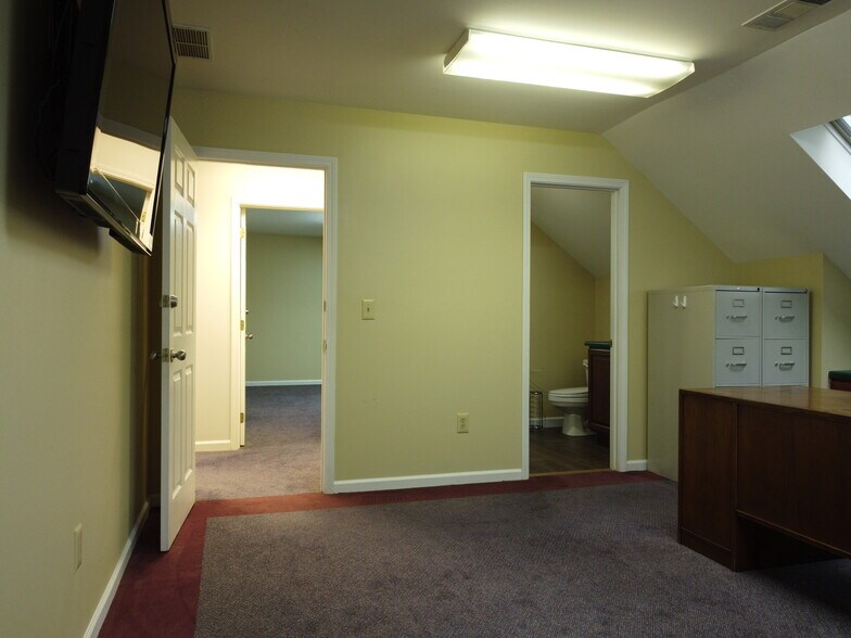 More Photos Of 3218 Mill St, Covington Medical For Sale