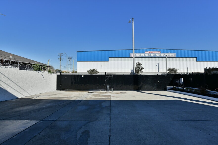 More Photos Of 1448 W Rosecrans Ave, Gardena Warehouse For Sale