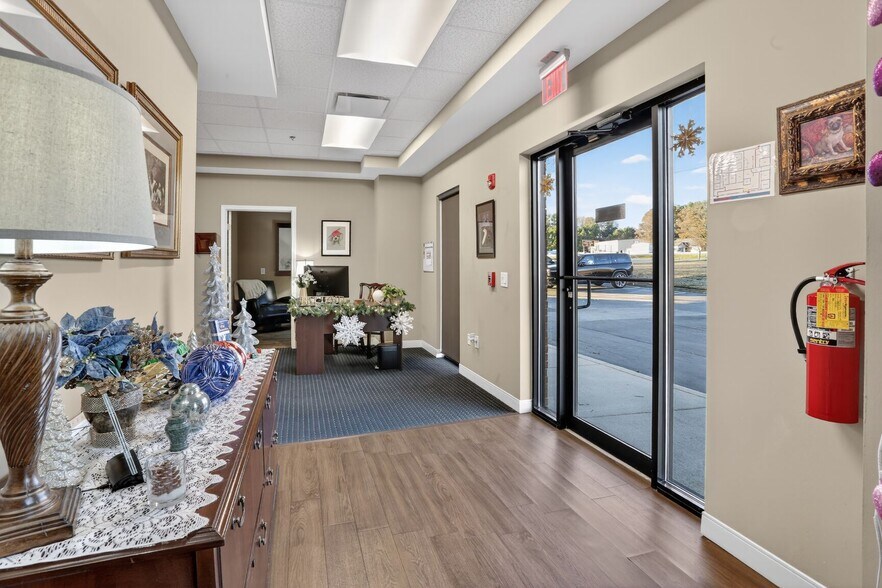 More Photos Of 1595 Access Rd, Covington Storefront For Sale