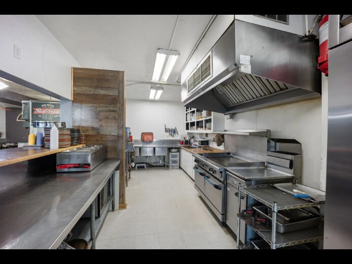 More Photos Of 213 Grand Ave, Cheraw Restaurant For Sale