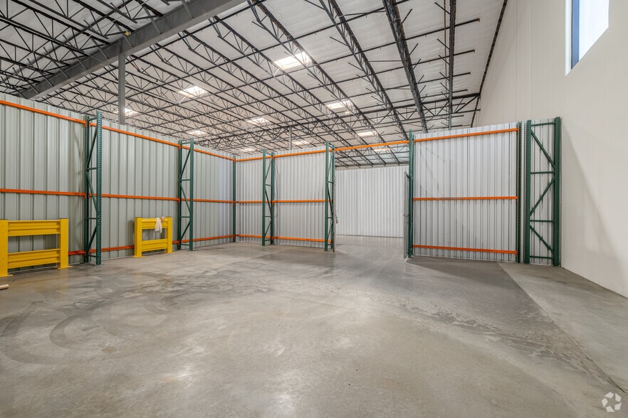 More Photos Of 11179 Banana Ave, Fontana Distribution For Lease