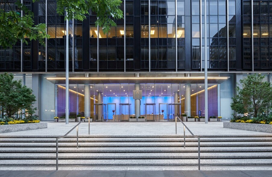 More Photos Of 1345 Avenue of the Americas, New York Office For Sale
