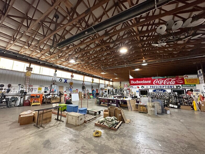 More Photos Of 10578 River Rd, Wellsburg Warehouse For Lease