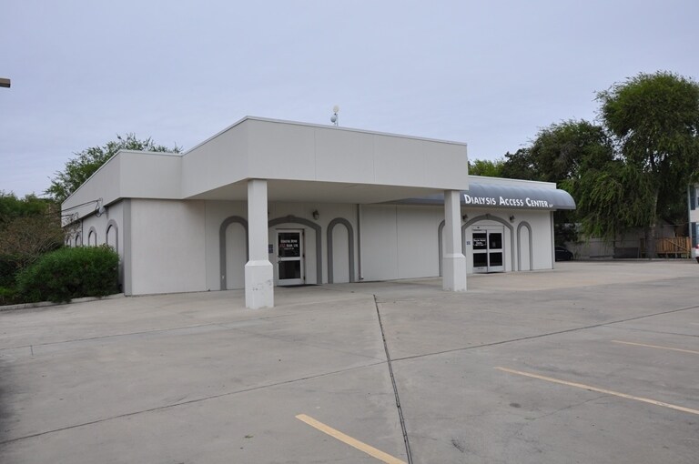 Primary Photo Of 1533 5th St, Corpus Christi Medical For Sale