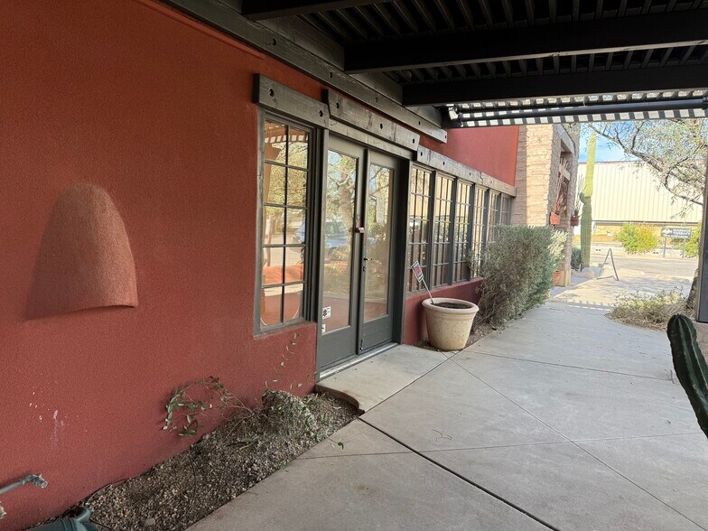 More Photos Of 6130-6142 E Cave Creek Rd, Cave Creek Unknown For Lease