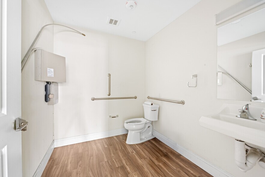 More Photos Of 335 Central Ave, Jersey City Apartments For Lease