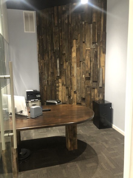 More Photos Of 3330 W Cypress St, Tampa Office For Sale