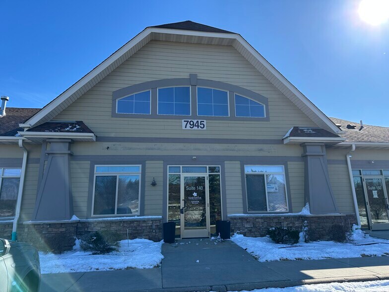 More Photos Of 7945 Stone Creek Dr, Chanhassen Medical For Lease