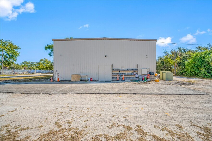More Photos Of 5802 N Occident St, Tampa Industrial For Sale