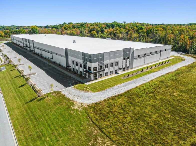 More Photos Of 7901 Indlea Point, Greensboro Manufacturing For Lease