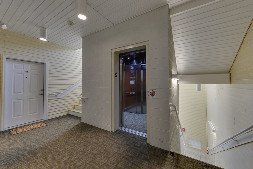 More Photos Of 200 Fountains Ln, Poquoson Apartments For Sale