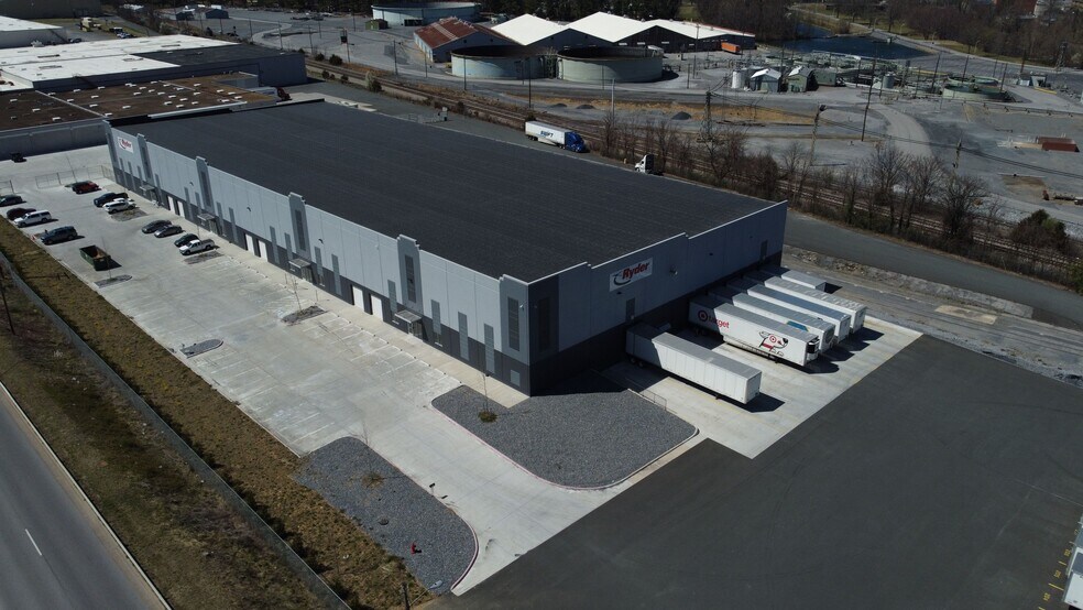 More Photos Of 902 S Delphine Ave, Waynesboro Industrial For Lease