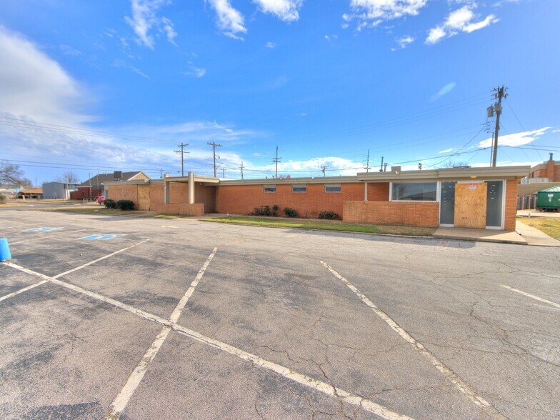 More Photos Of 5835 S Pennsylvania Ave, Oklahoma City Medical For Sale