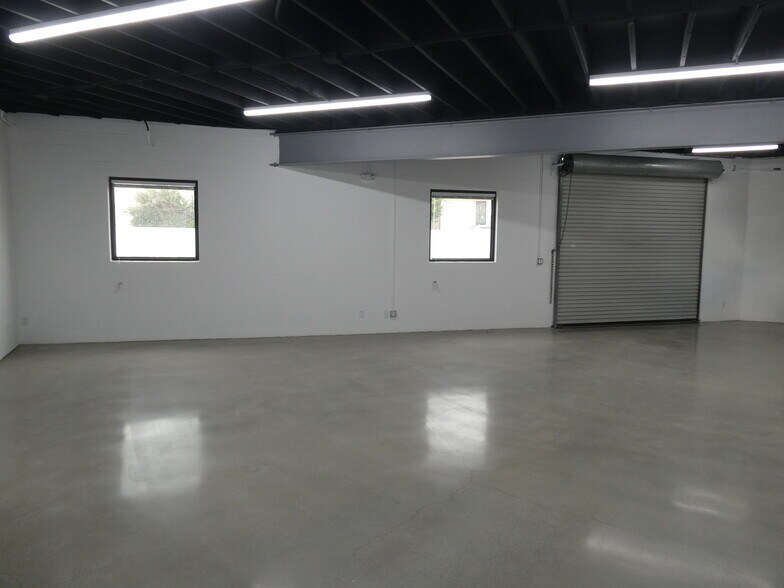 More Photos Of 3500 N San Fernando Blvd, Burbank Flex For Lease