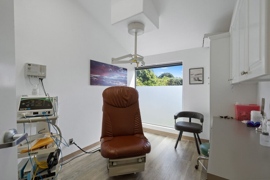 More Photos Of 2802 Pacific Coast Hwy, Torrance Medical For Sale