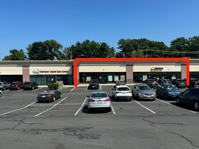 Primary Photo Of 880-910 Broadway, Saugus, MA 01906, USA Broadway, Saugus Storefront For Lease