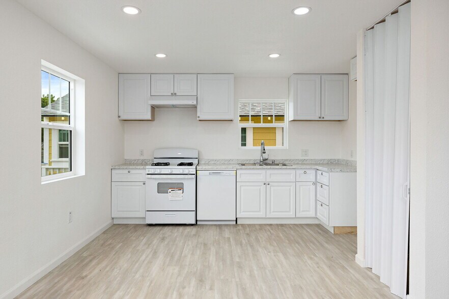 More Photos Of 618 S Van Ness Ave, Santa Ana Apartments For Sale