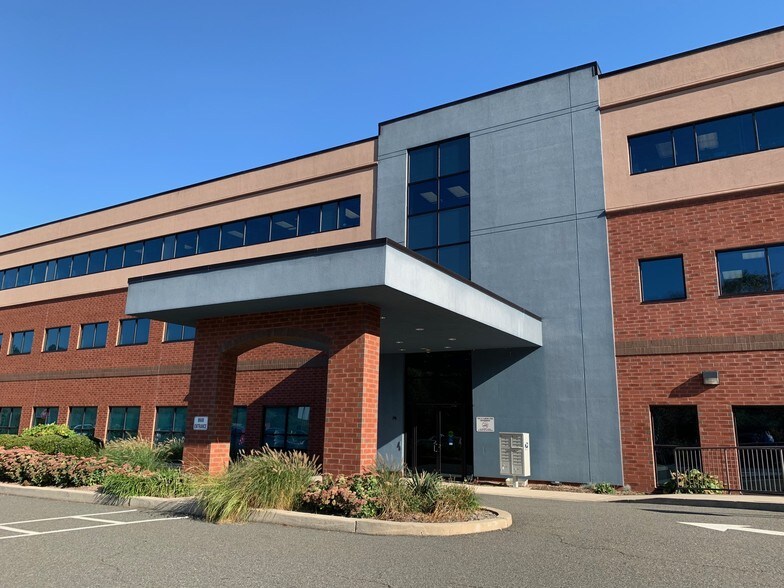 More Photos Of 108 Bilby Rd, Hackettstown Medical For Lease