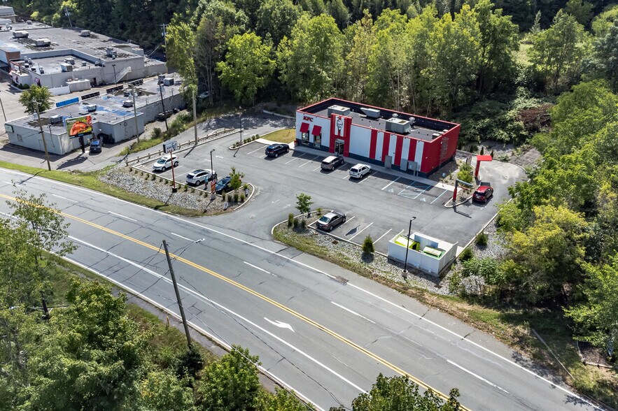 More Photos Of 900 S State St, Clarks Summit Fast Food For Lease