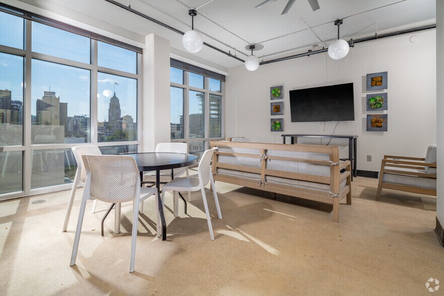 More Photos Of 100 N Santa Rosa St, San Antonio Apartments For Lease