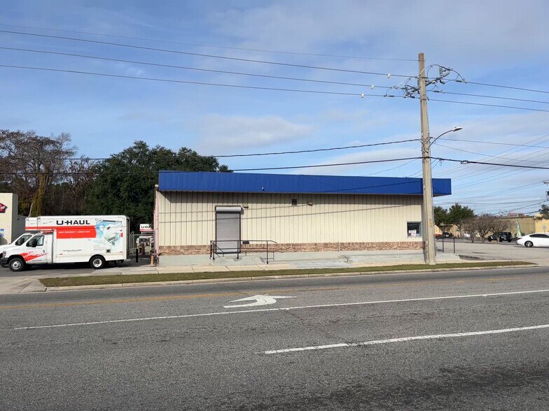 More Photos Of 1906 Parental Home Rd, Jacksonville Storefront For Sale