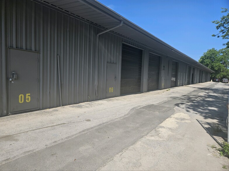Primary Photo Of 3033 NE 19th Dr, Gainesville Warehouse For Lease