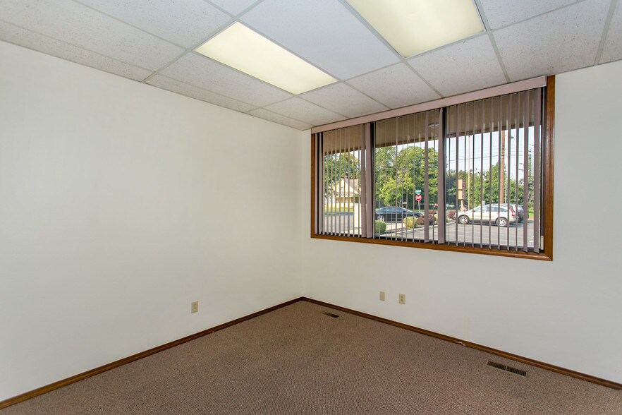 More Photos Of 100 N Fruitland St, Kennewick Office For Lease