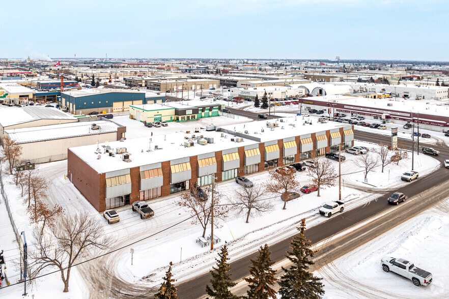 More Photos Of 15604-15626 116 Ave NW, Edmonton Showroom For Sale