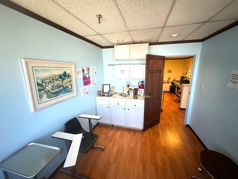 More Photos Of 4305 Torrance Blvd, Torrance Medical For Sale