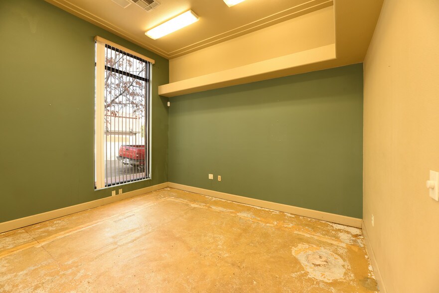 More Photos Of 850 W Main St, Merced Restaurant For Lease