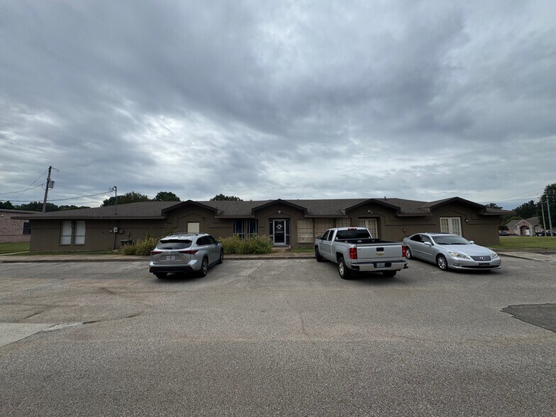 More Photos Of 1310 Goodman Rd, Southaven Loft Creative Space For Sale