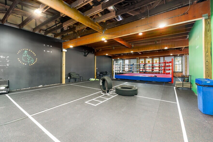 More Photos Of 111 Bank St, Oxford Sports And Entertainment For Lease